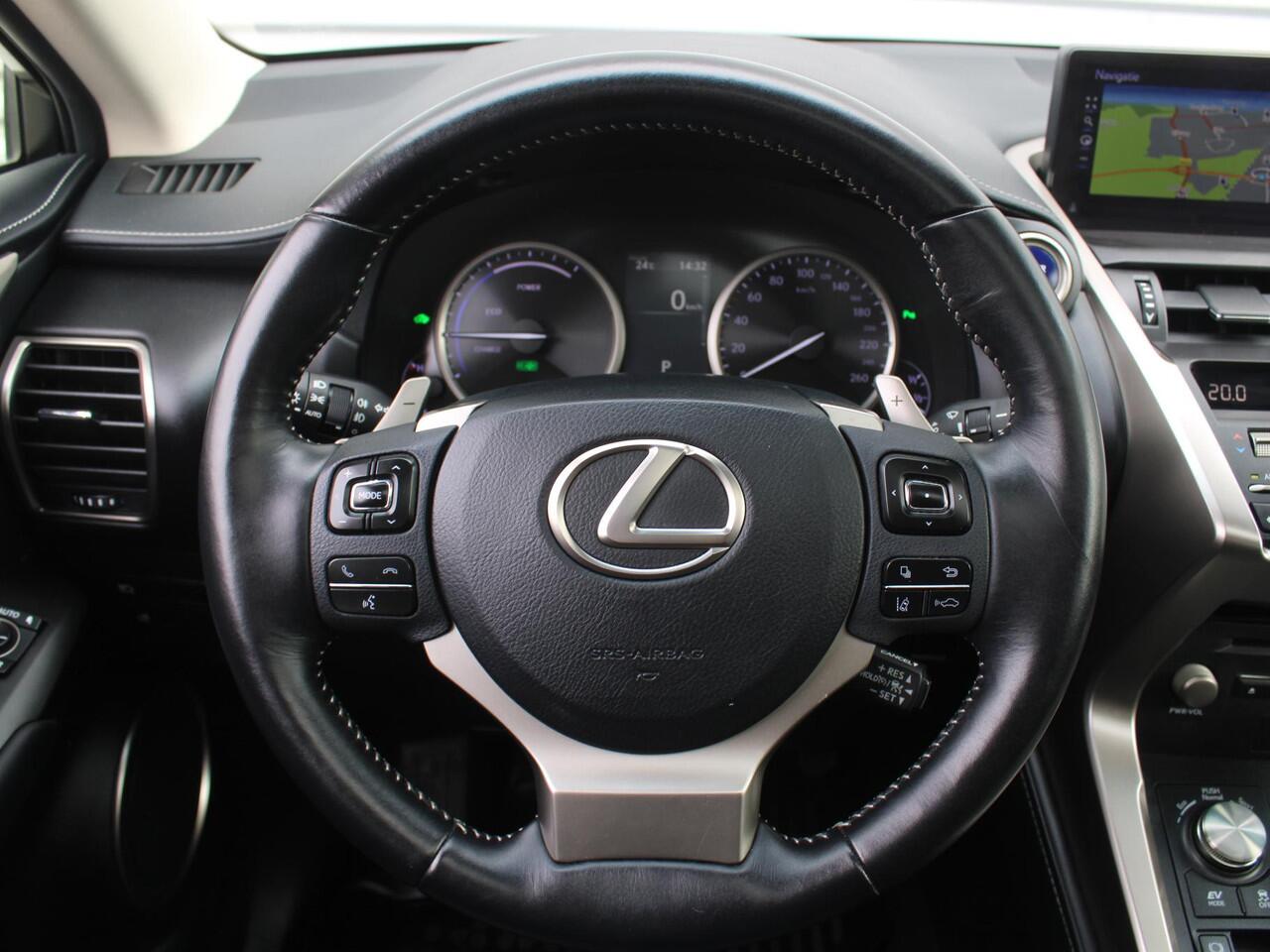 Lexus NX 300h AWD Sport Edition | Luxury + Safety Pack | Stuur-/stoelverwarming | Schuif-/kantel dak | Draadloze lader | 18" LM | Camera | Cruise adapt. |