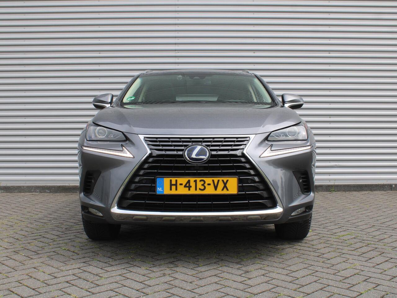Lexus NX 300h AWD Sport Edition | Luxury + Safety Pack | Stuur-/stoelverwarming | Schuif-/kantel dak | Draadloze lader | 18" LM | Camera | Cruise adapt. |