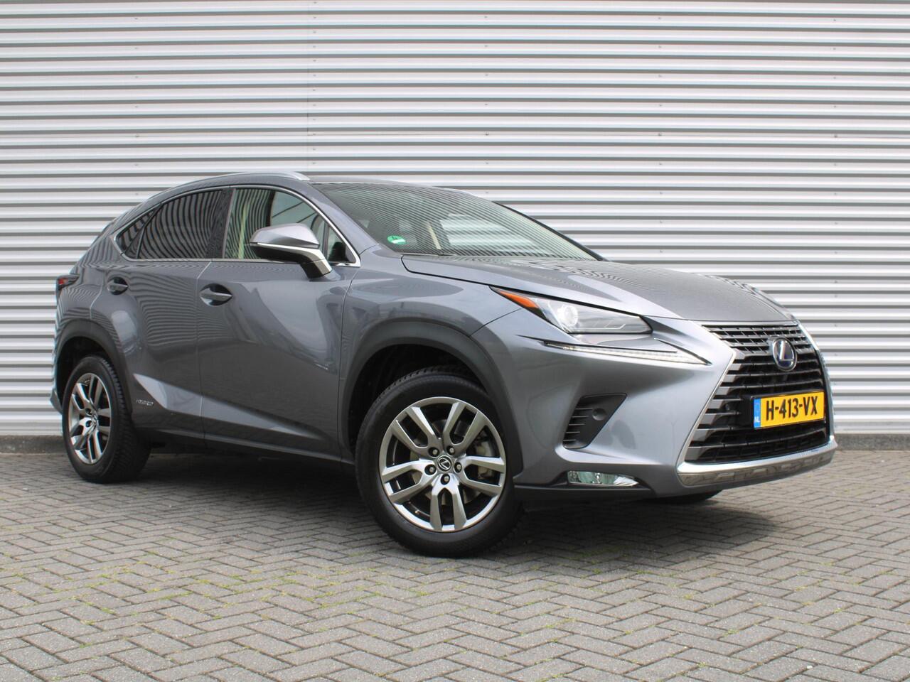 Lexus NX 300h AWD Sport Edition | Luxury + Safety Pack | Stuur-/stoelverwarming | Schuif-/kantel dak | Draadloze lader | 18" LM | Camera | Cruise adapt. |