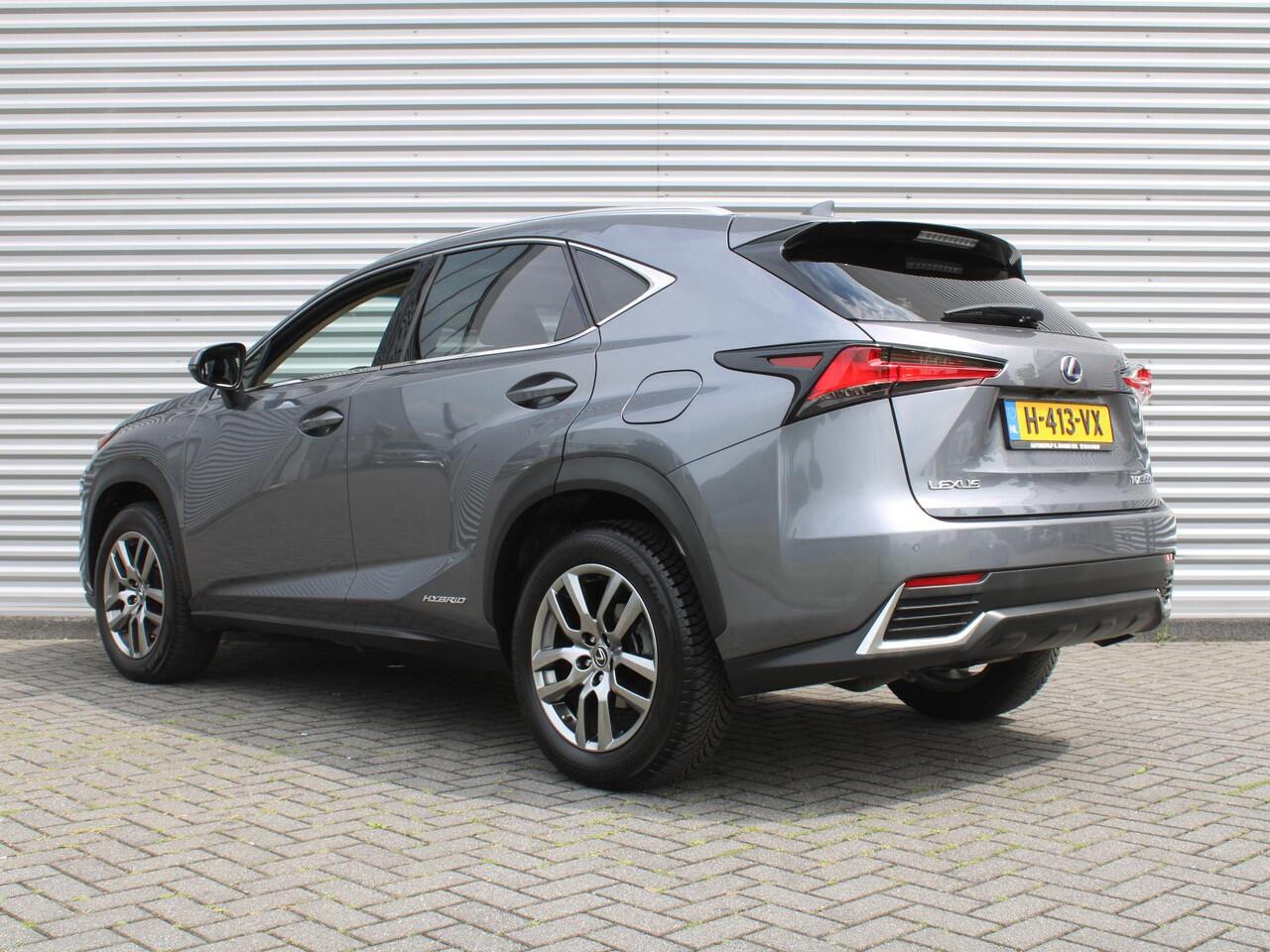 Lexus NX 300h AWD Sport Edition | Luxury + Safety Pack | Stuur-/stoelverwarming | Schuif-/kantel dak | Draadloze lader | 18" LM | Camera | Cruise adapt. |