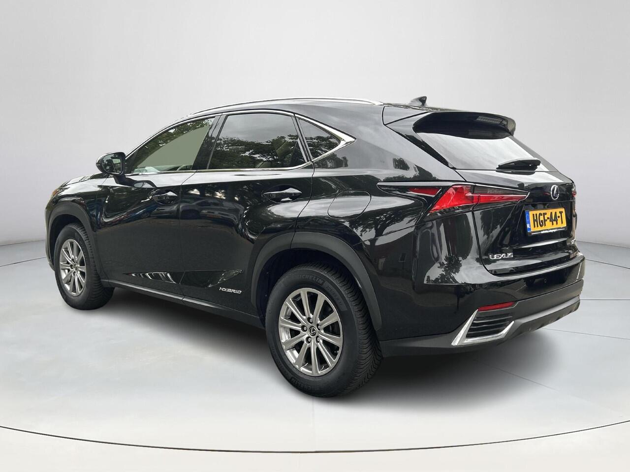 Lexus NX 300h AWD