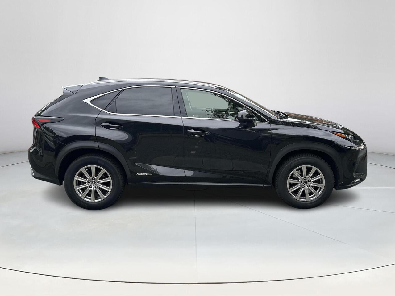 Lexus NX 300h AWD