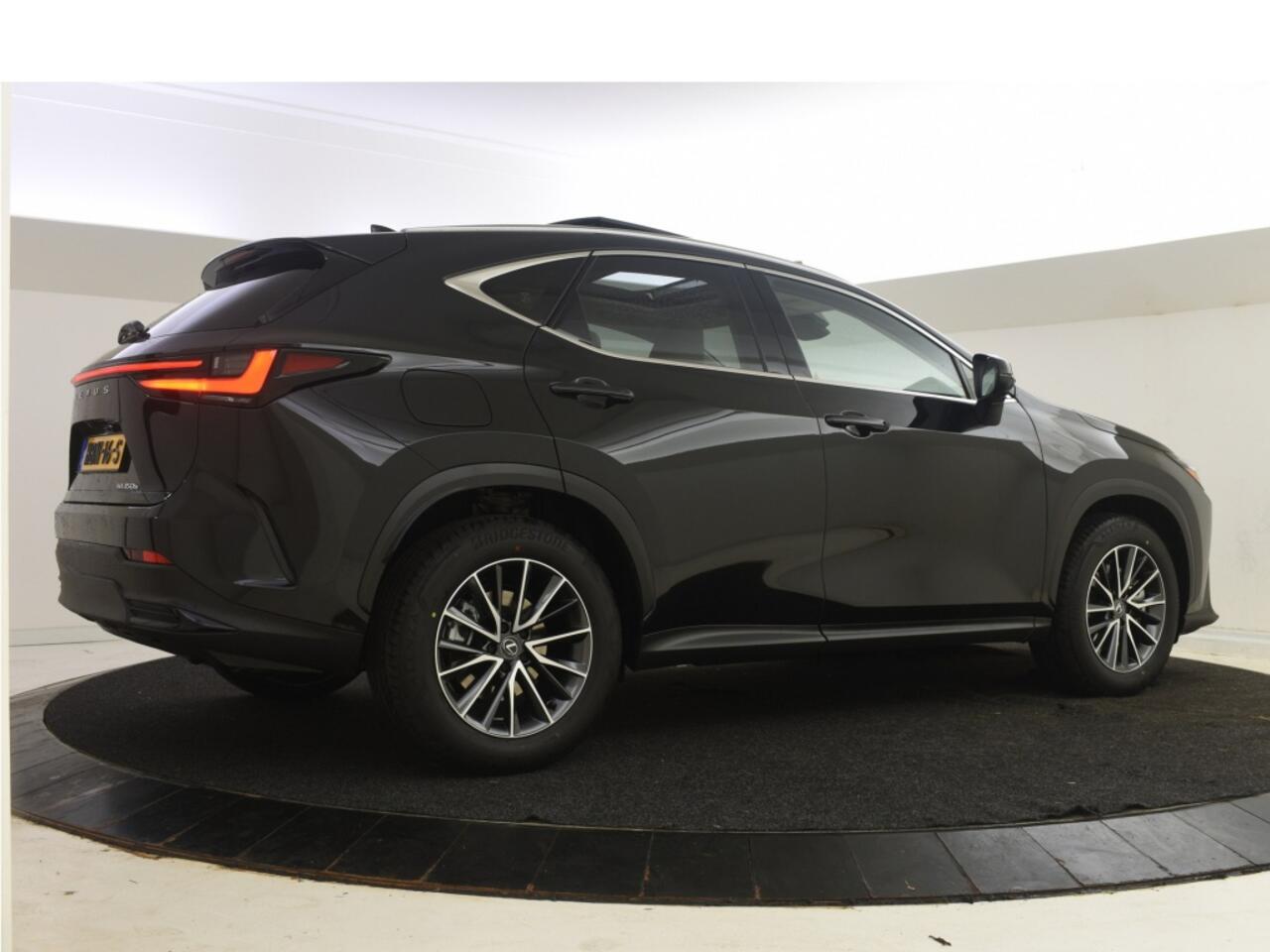 Lexus NX 450h+ Plug-In Hybrid AWD Executive Line | Elektrisch panoramada