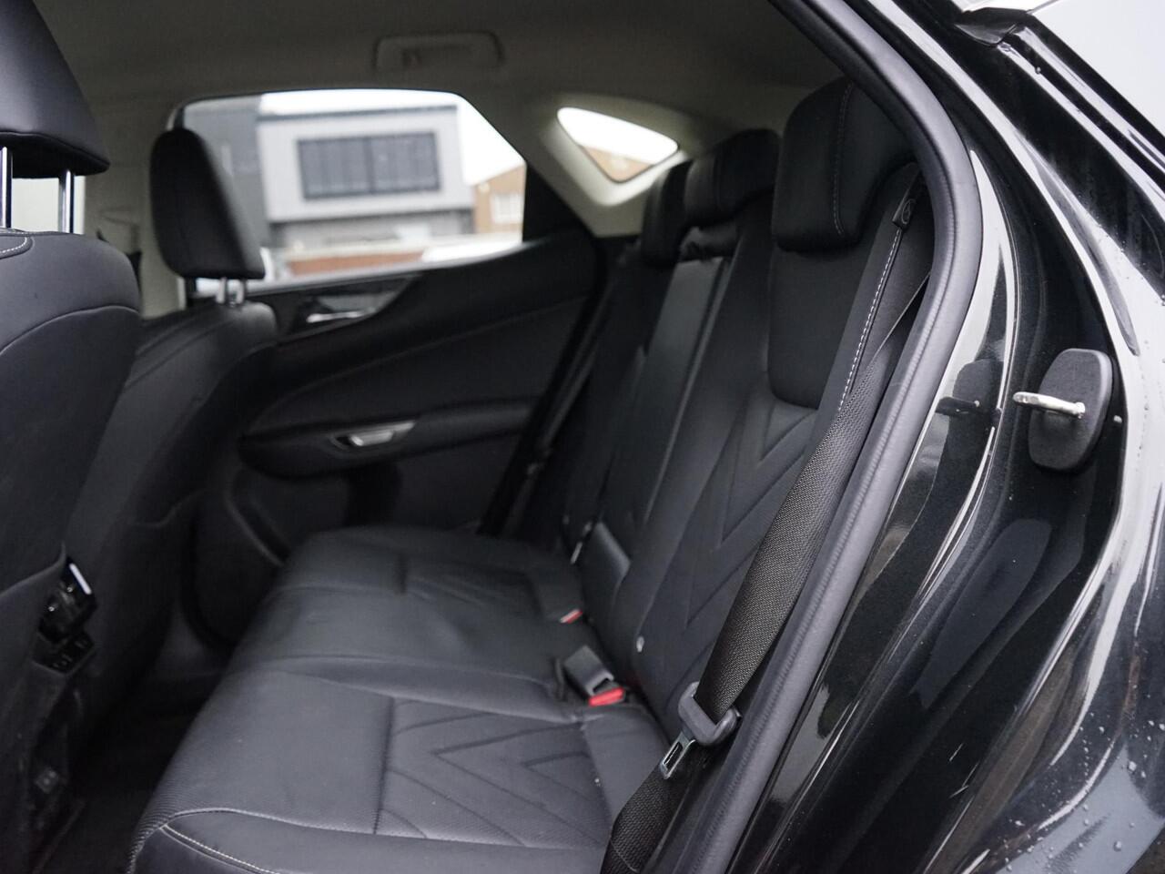 Lexus NX 450h+ AWD Executive Line Dealeronderh. / Smartphone integratie / Stoelventilatie / 360 camera / Voorstoelen elektrisch verstelbaar