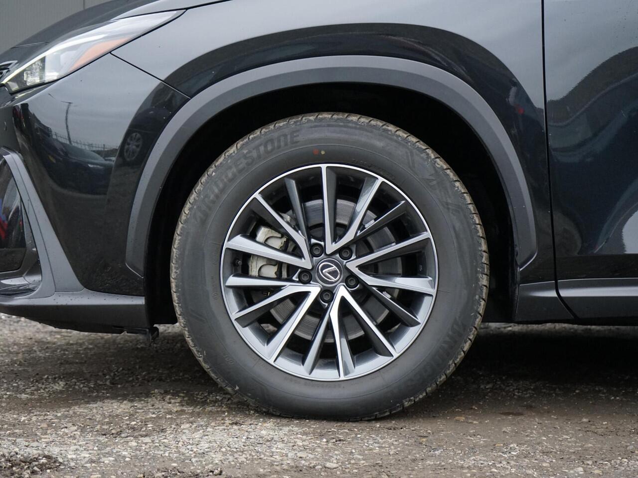 Lexus NX 450h+ AWD Executive Line Dealeronderh. / Smartphone integratie / Stoelventilatie / 360 camera / Voorstoelen elektrisch verstelbaar