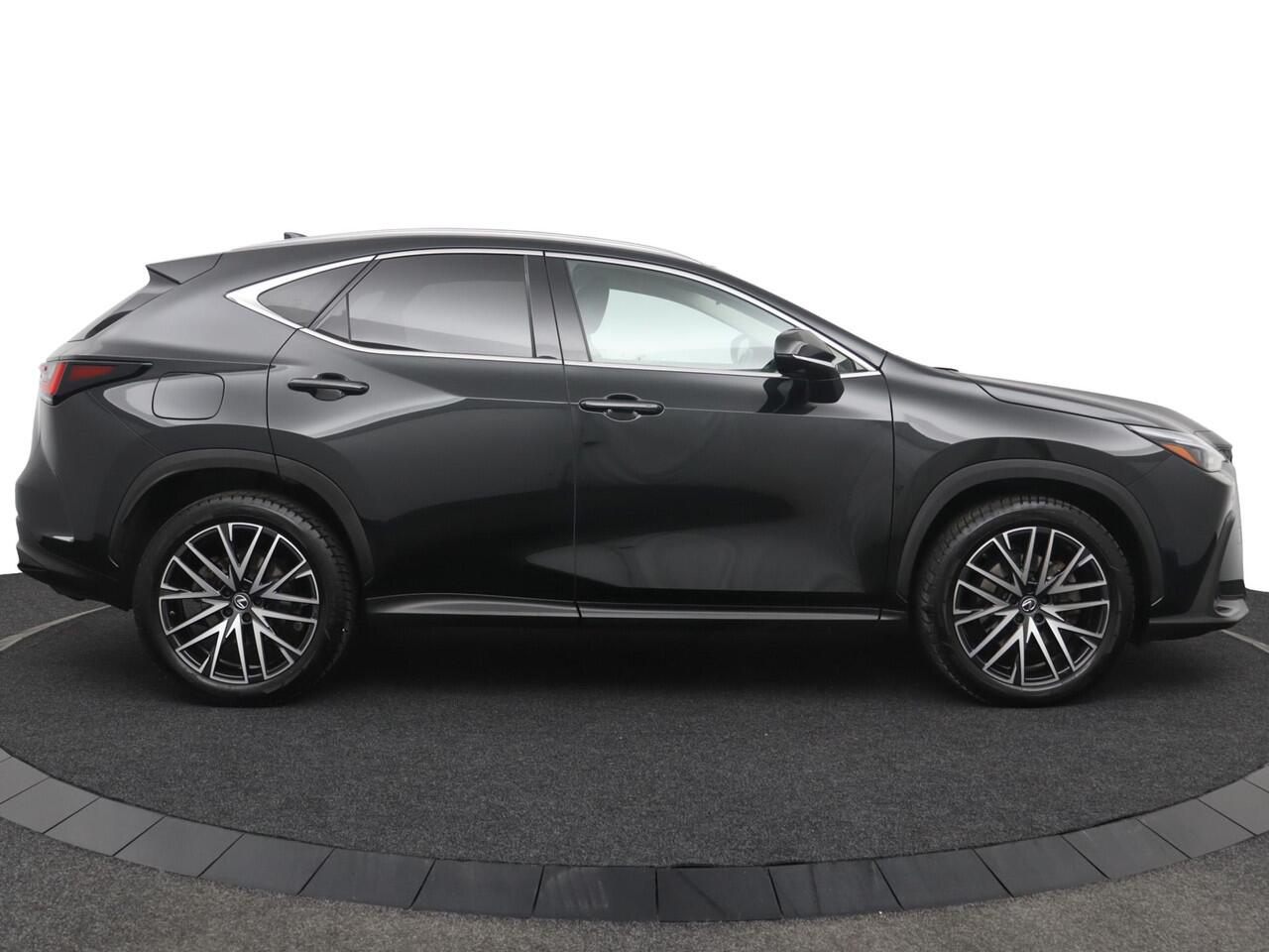 Lexus NX 450h+ AWD Executive Line | 20 Inch Lichtmetalen velgen | Rondomzicht camera | Verwarmbaar stuurwiel