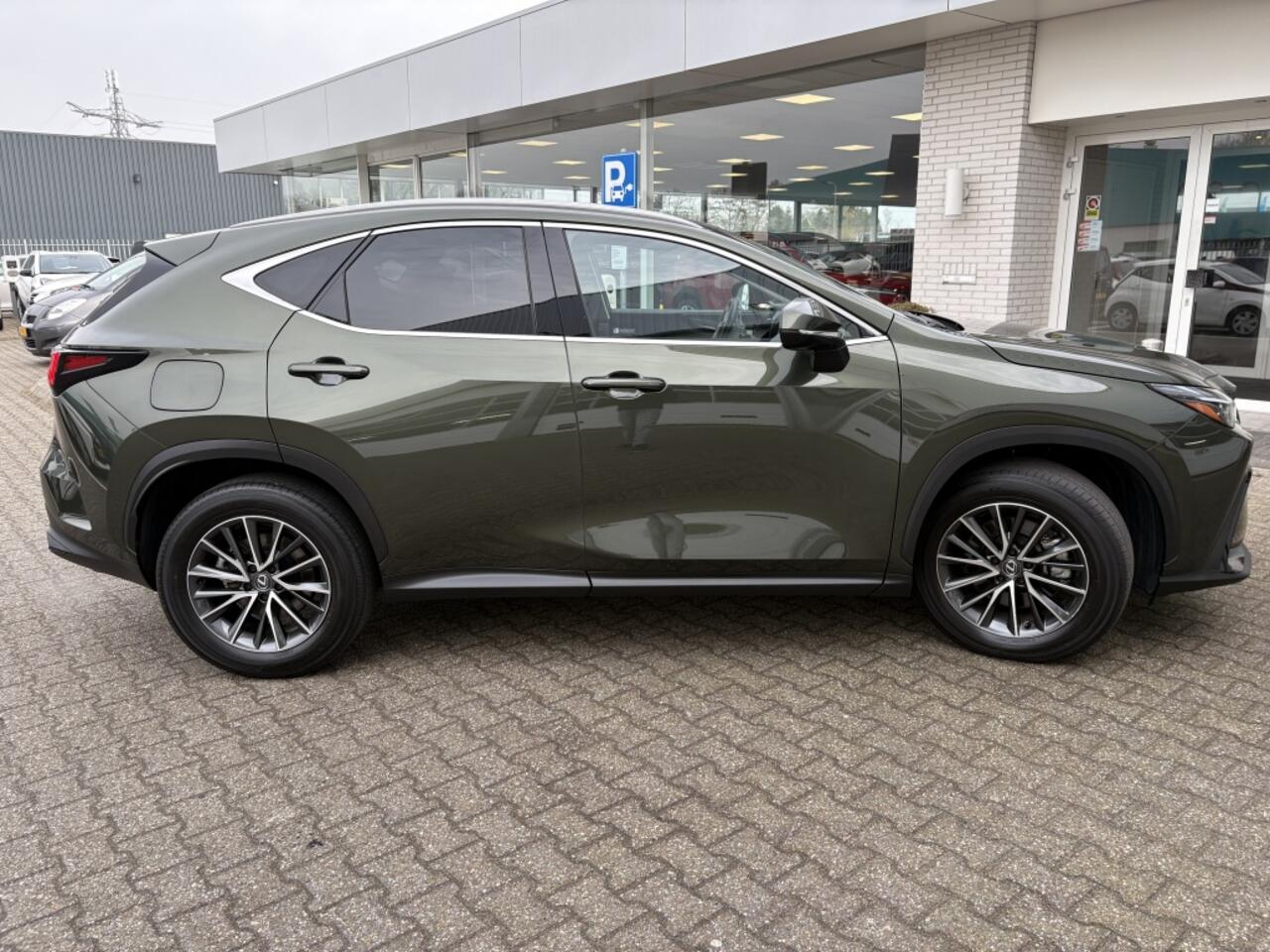 Lexus NX 450h+ AWD Luxury Line | Trekhaak | 1500Kg Trekgew. | Leder | And