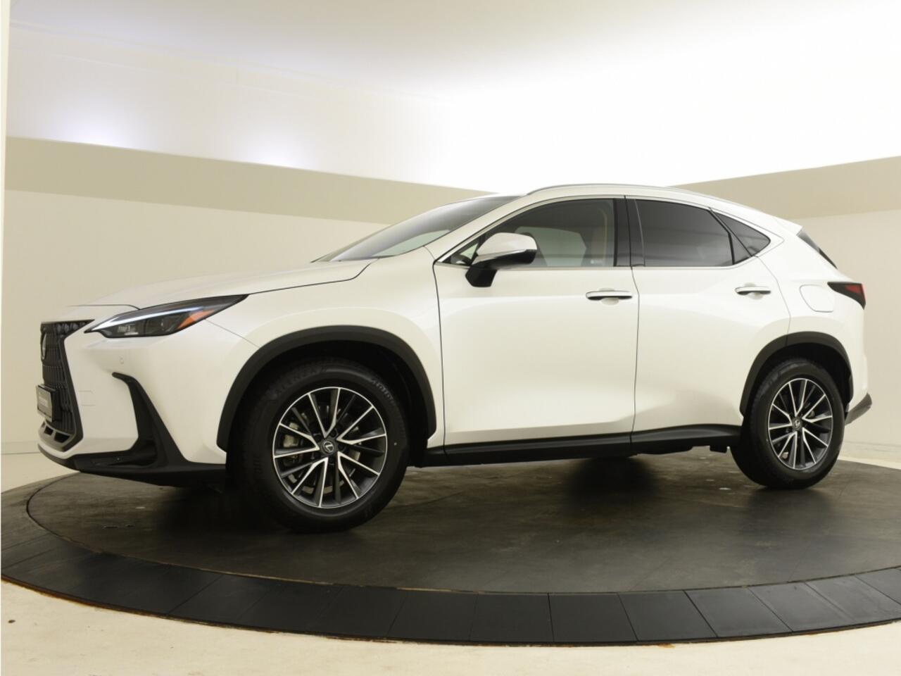 Lexus NX 450h+ AWD Luxury Line |1500kg trekgewicht | Trekhaak |