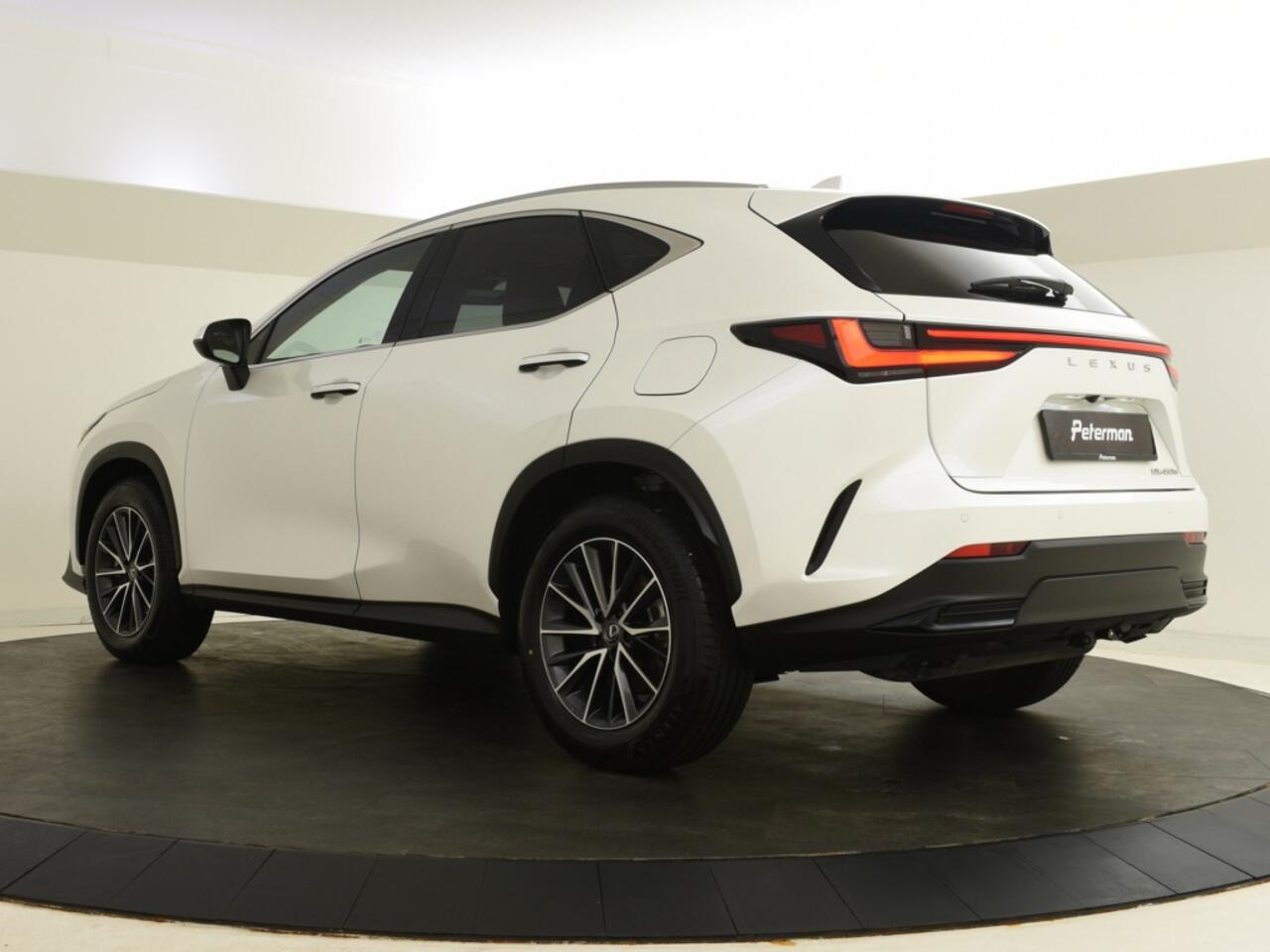 Lexus NX 450h+ AWD Luxury Line |1500kg trekgewicht | Trekhaak |