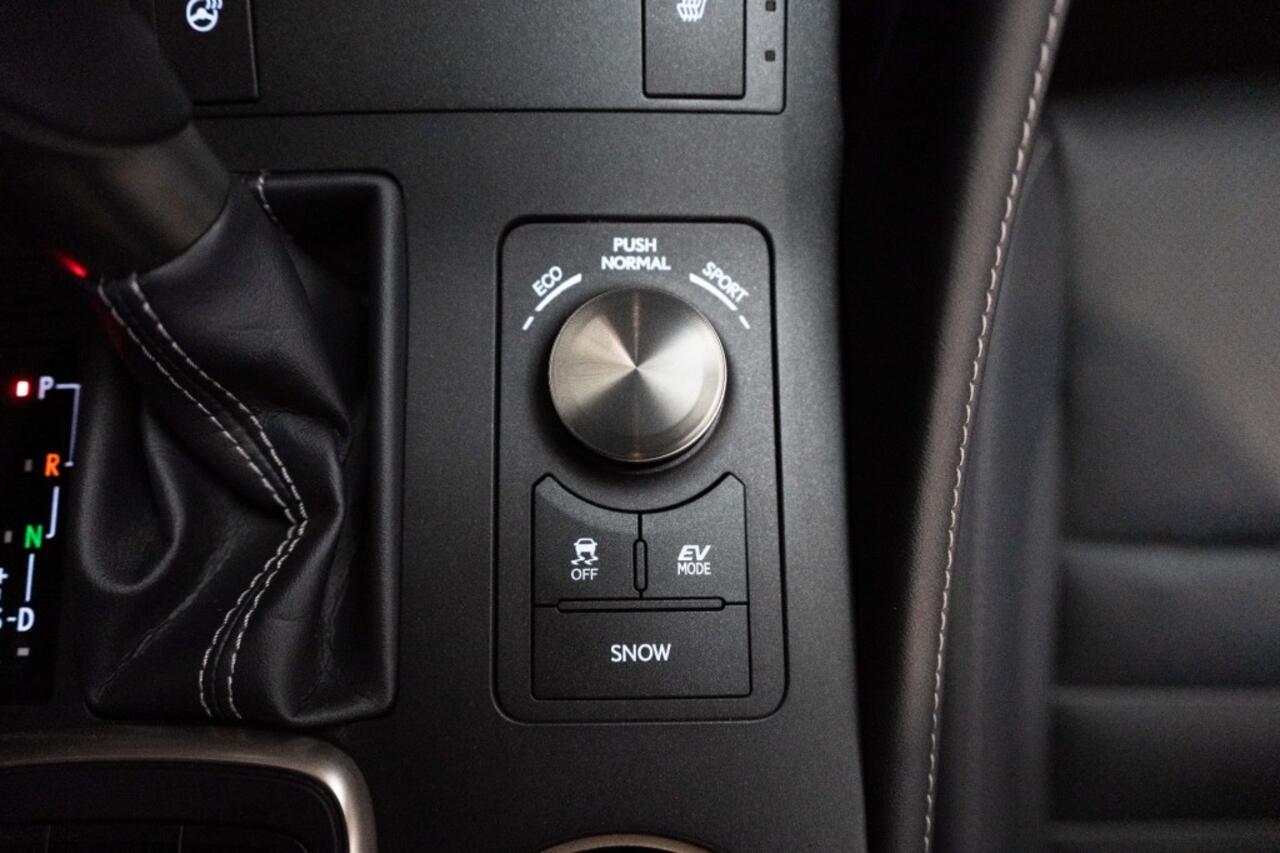 Lexus RC 223 PK Sport Edition, Leder, Stoel-stuurverwarming, 19 Inch LM, nieuw model!