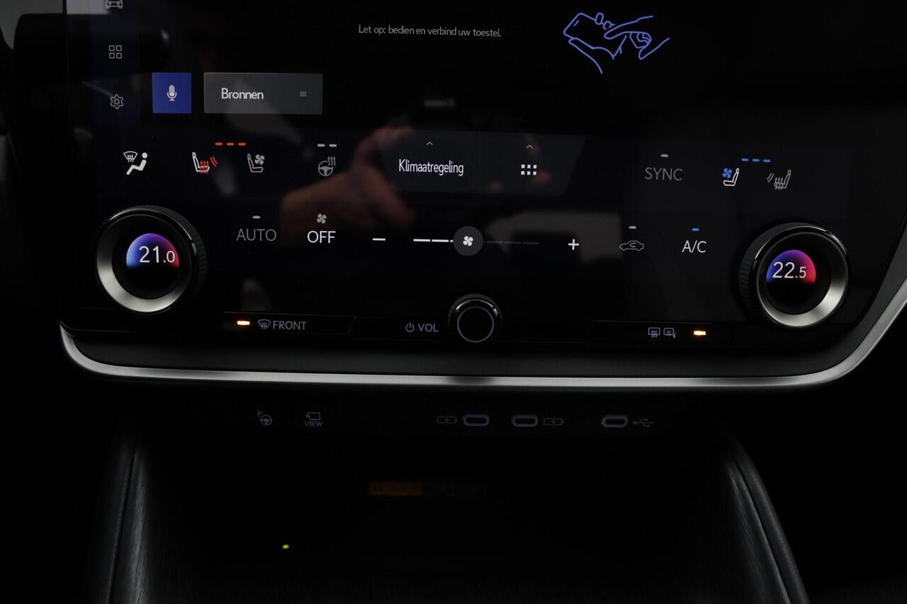 Lexus RZ 300e 35th Edition 71 kWh | 20 Inch Lichtmetalen velgen | Rondomzicht camera | Head-Up Display