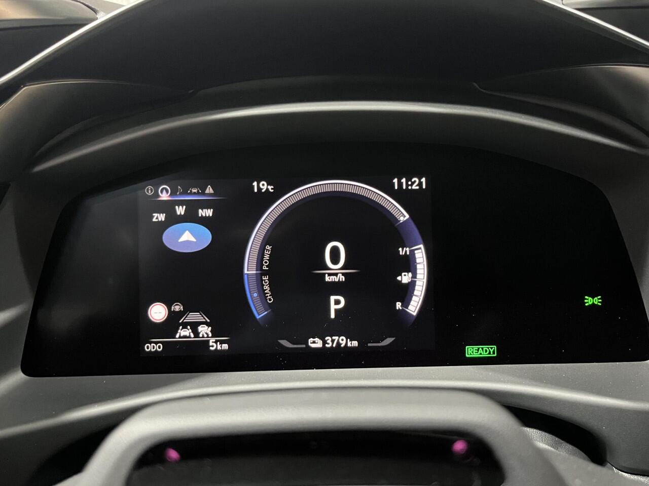 Lexus RZ 450e Comfort Line 71 kWh | 4WD| NIEUW | 17% bijtelling | Dodehoek detectie | Stoelverwarming | Adaptieve cruise control |
