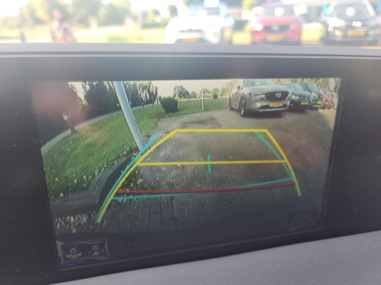 Lexus Ux 250H F Sport, Schuifdak, Sportstoelen rood, Android/Apple, Cruise, Camera, Navigatie