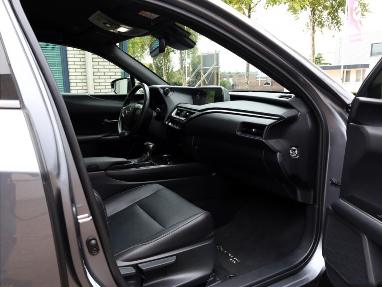 Lexus Ux 250h AWD Luxury Line | Leder | Head up | Dodehoek