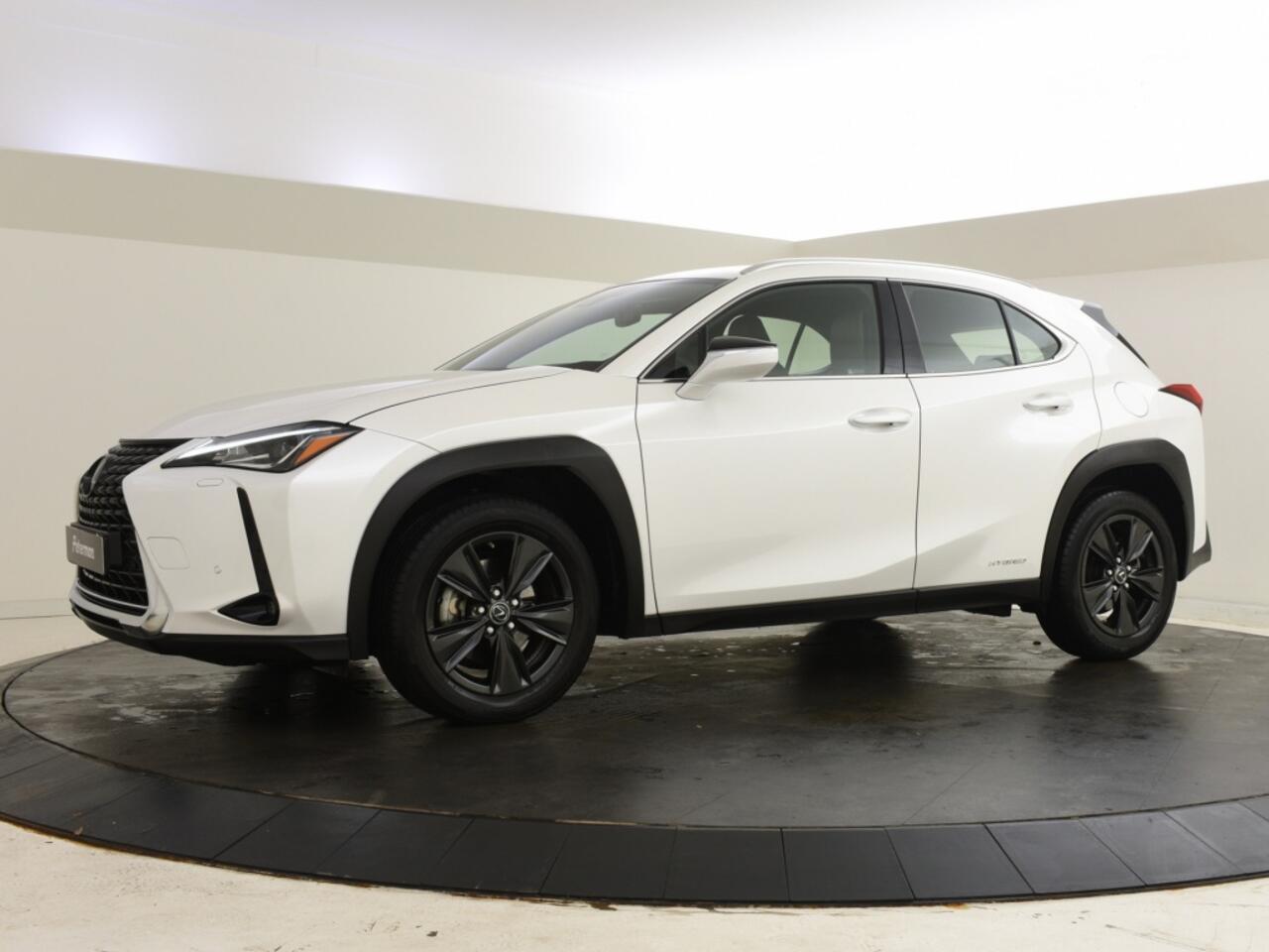 Lexus Ux 250h Business Line | Head-up display | navigatie | Stoelverw. |