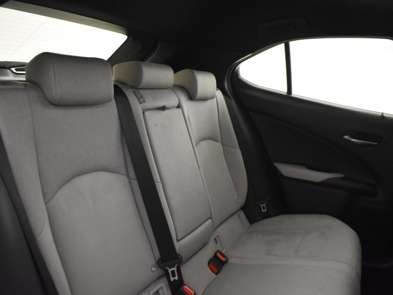 Lexus Ux 250h Business Line | Head-up display | navigatie | Stoelverw. |