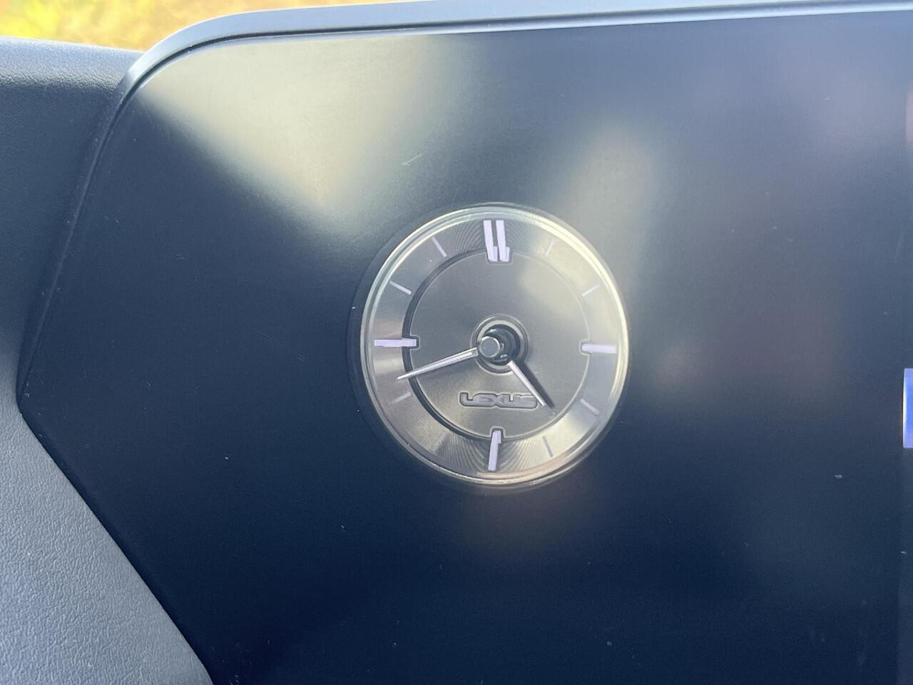 Lexus Ux 250h Business Line *Stoel- en stuurwielverwarming*