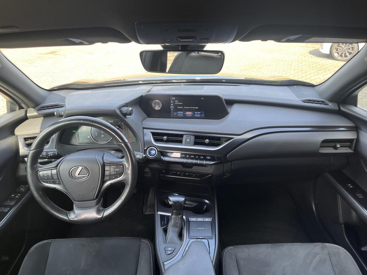 Lexus Ux 250h Business Line *Stoel- en stuurwielverwarming*
