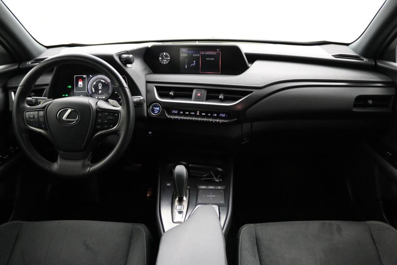 Lexus Ux 300e Business 54 kWh | 315km WLTP | Elektrisch verstelbare stoelen | Achteruitrijcamera | Apple Carplay