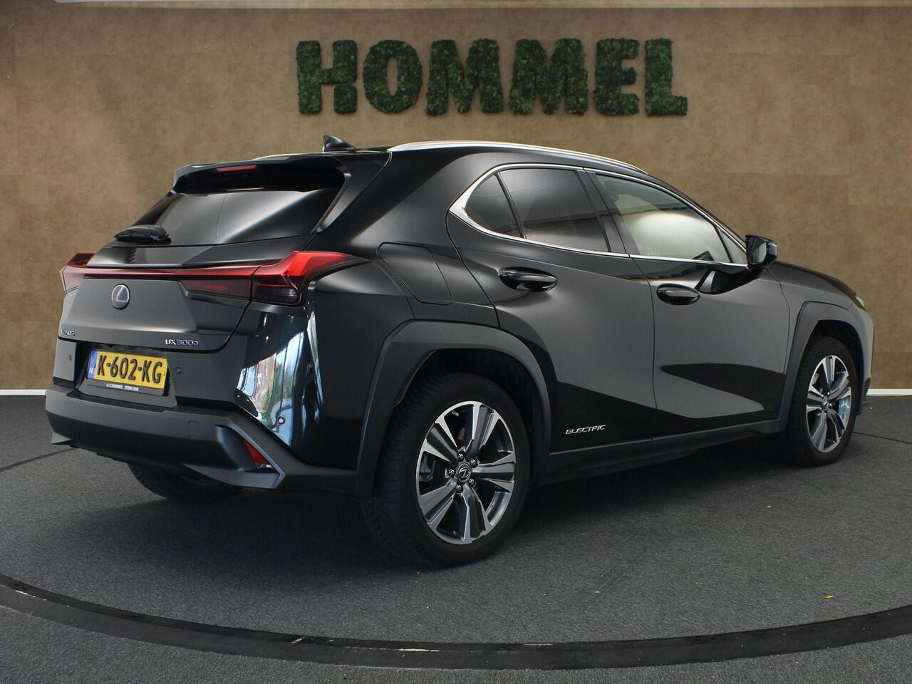 Lexus Ux 300e Luxury 54 kWh ORIGINEEL NEDERLANDSE AUTO - AFKOMSTIG VAN 2E EIGENAAR - PARKEERSENSOREN VOOR/ ACHTER - CAMERA - LEDEREN BEKLEDING - ELEKTRISCH SCHUIFDAK - 2 LAADKABELS - BEIDE VOORSTOELEN ELEKTRISCH VERSTELBAAR - ACHTERBANKVERWARMING - ELEKTRISCH VERS