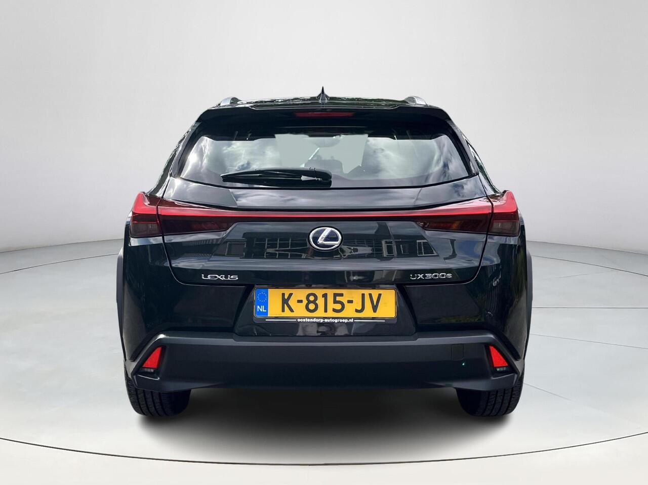 Lexus Ux 300e Business 54 kWh | Carplay | Electr. bestuurdersstoel | Parkeercamera | Adaptive cruise control |