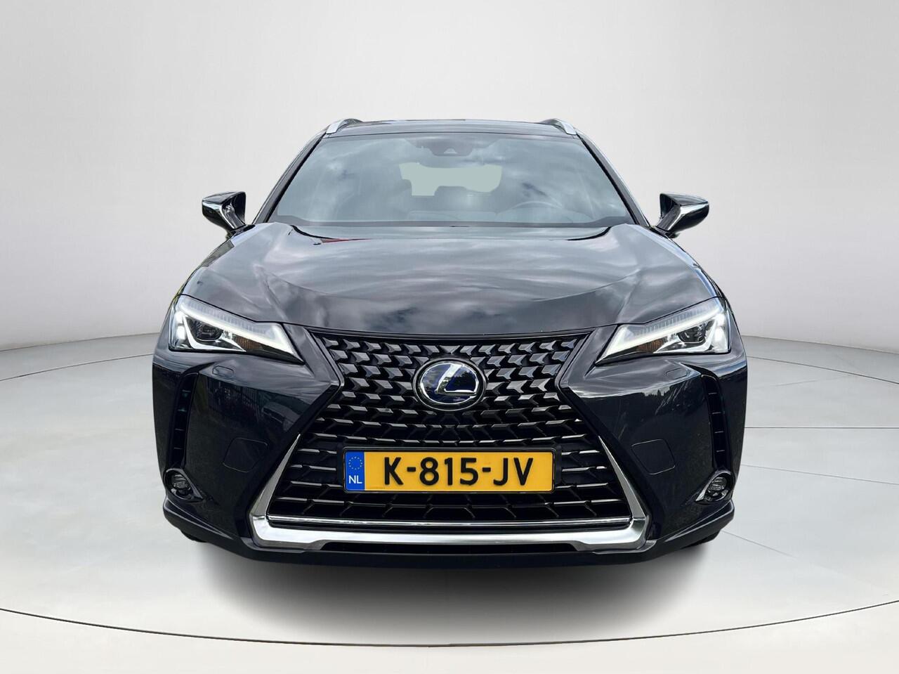 Lexus Ux 300e Business 54 kWh | Carplay | Electr. bestuurdersstoel | Parkeercamera | Adaptive cruise control |