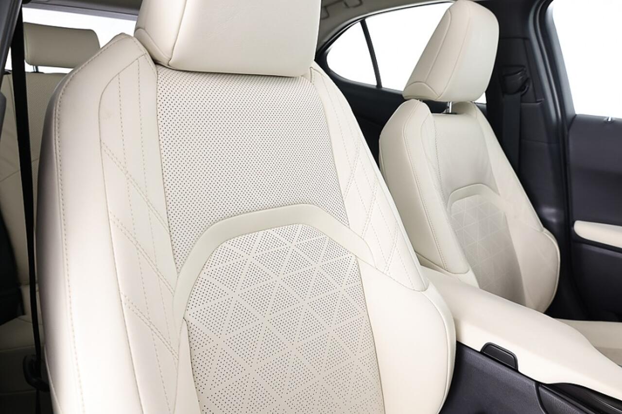 Lexus Ux 300e Luxury 54 kWh | SCHUIFDAK | LEDER | STOELVENTILATIE