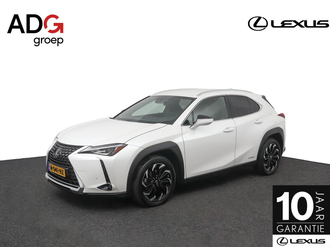 Lexus Ux 250h Luxury Line | 18 Inch Lichtmetalen velgen | Elektrisch bedienbare achterklep | Stoelverwarming