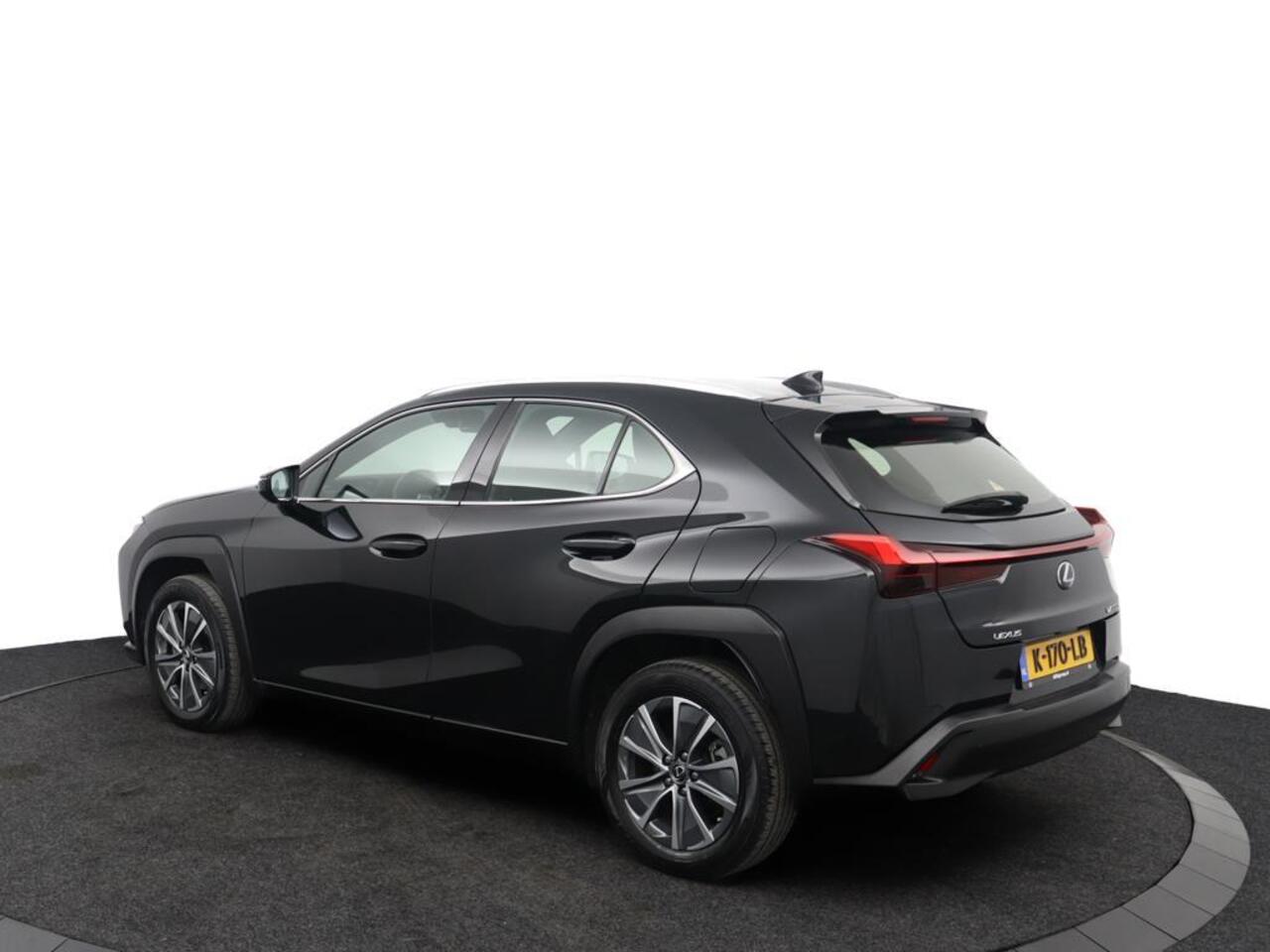 Lexus Ux 300e Business 54 kWh | 315km WLTP | Elektrisch verstelbare stoelen | Achteruitrijcamera | Apple Carplay