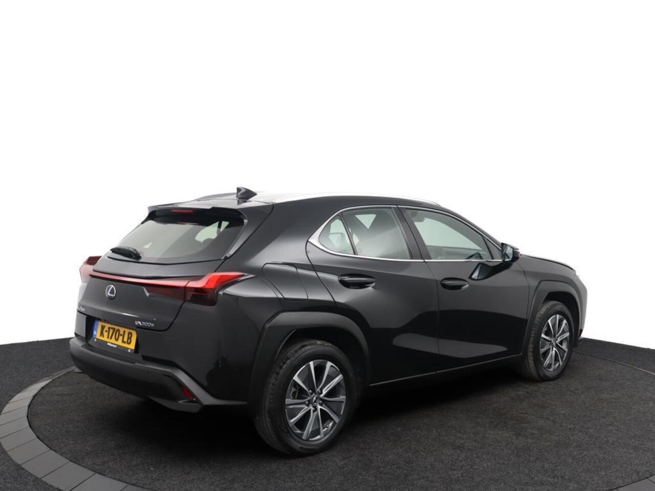 Lexus Ux 300e Business 54 kWh | 315km WLTP | Elektrisch verstelbare stoelen | Achteruitrijcamera | Apple Carplay