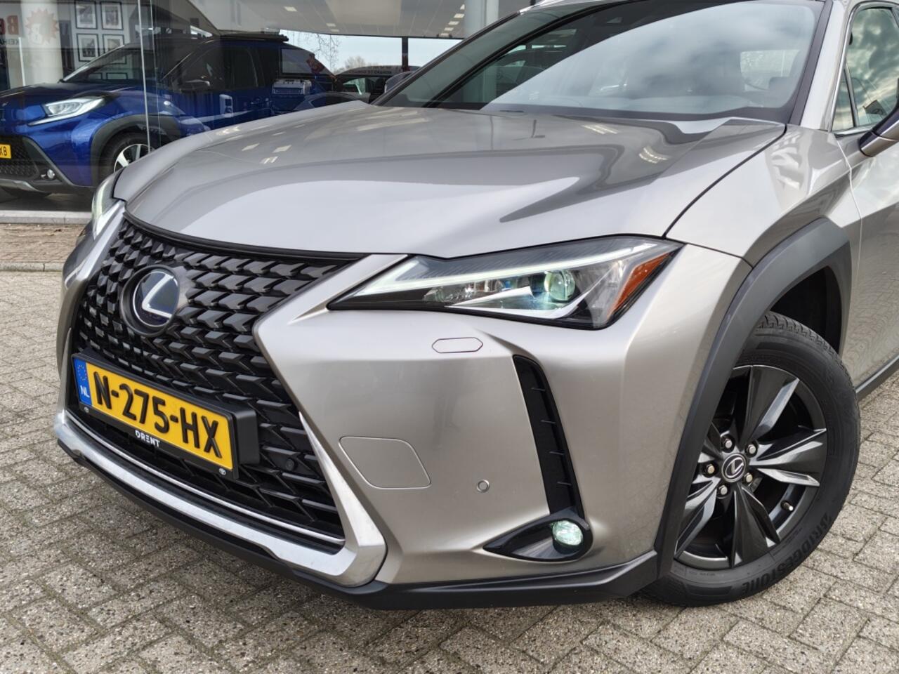 Lexus Ux 250h Luxury Line | Sensoren v/a | Stoel & Stuurverwarming |