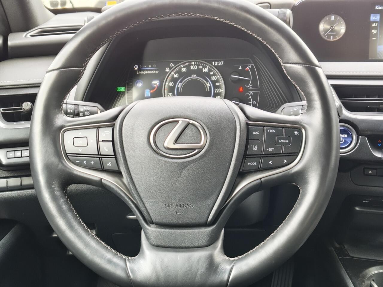 Lexus Ux 250h Luxury Line | Sensoren v/a | Stoel & Stuurverwarming |