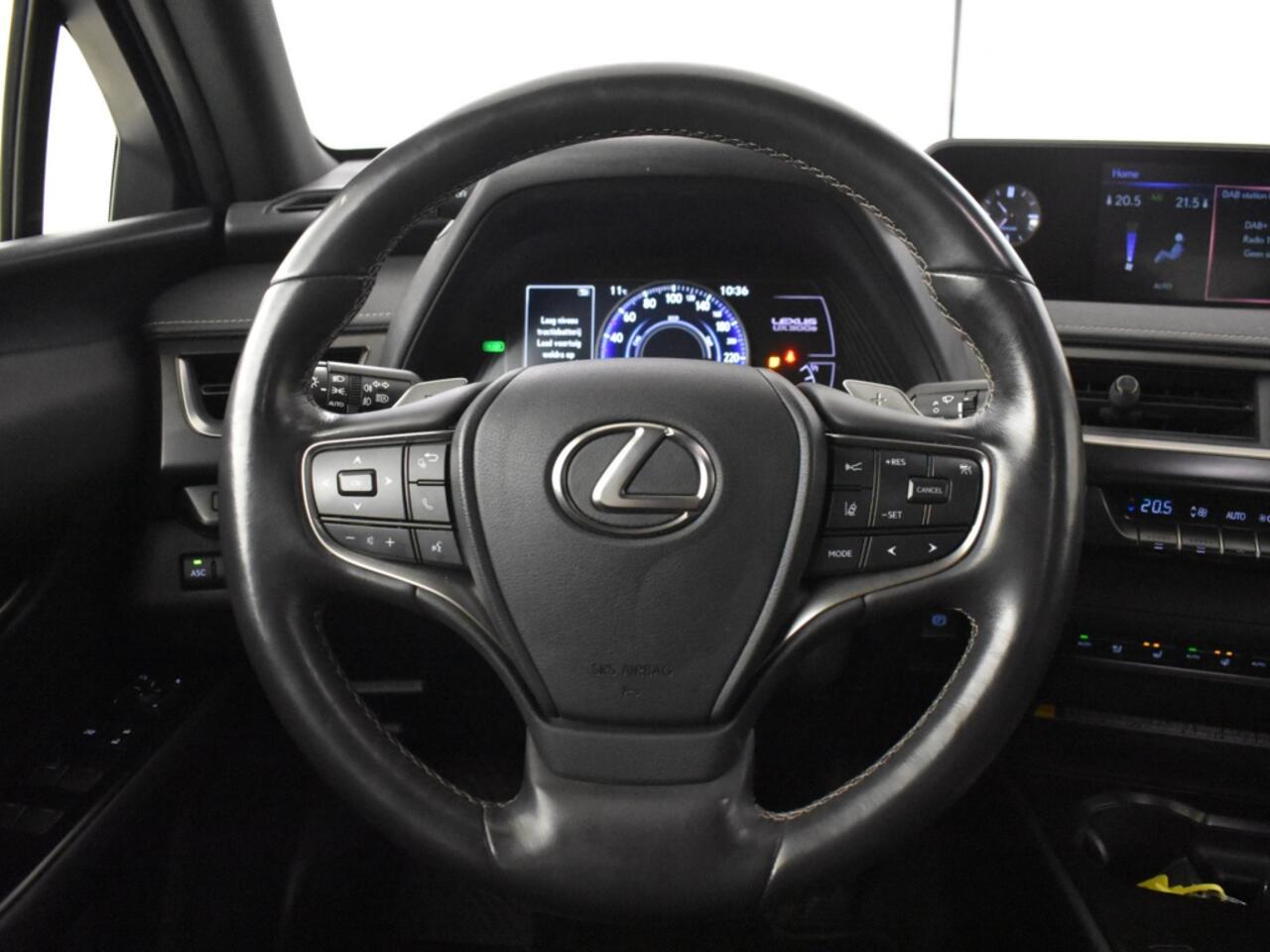 Lexus Ux 300e Luxury | Leer | Stoelventilatie | Carplay | PDC V+A