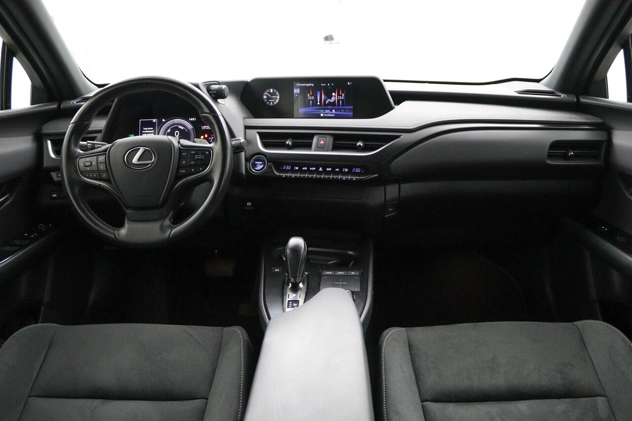 Lexus Ux 300e Business 54 kWh | Apple Carplay & Android Auto | Achteruitrijcamera |