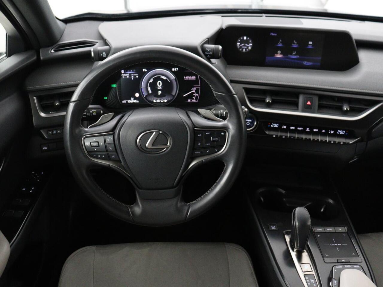 Lexus Ux 300e 54 kWh | Alcantara | Adaptive cruise | Carplay | Full LED | Elektrische stoelen | Climate control | Bluetooth | DAB