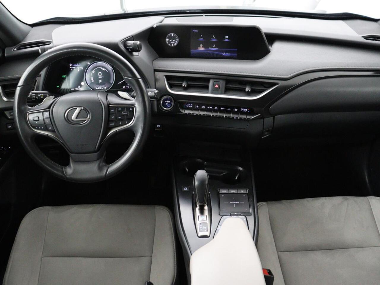 Lexus Ux 300e 54 kWh | Alcantara | Adaptive cruise | Carplay | Full LED | Elektrische stoelen | Climate control | Bluetooth | DAB