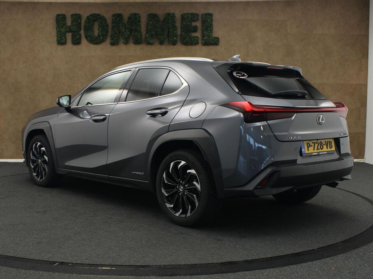 Lexus Ux 250h Preference Line - CLIMATE CONTROL - ALCANTARA BEKLEDING - PARKEERSENSOREN VOOR/ ACHTER - CAMERA - DODEHOEK DETECTIE - KEYLESS ENTRY/ START - APPLE CARPLAY/ ANDROID AUTO