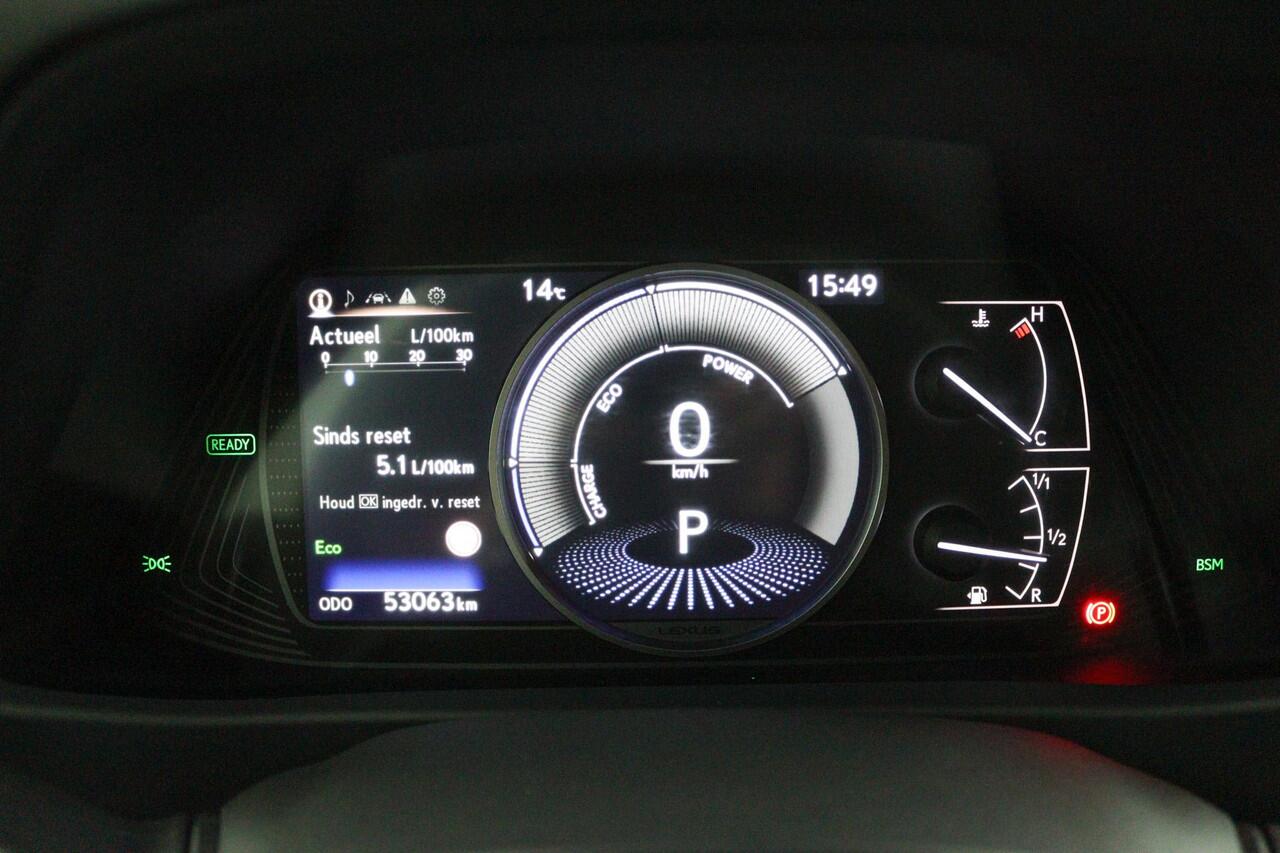 Lexus Ux 250h Preference Line | 18 Inch Lichtmetalen velgen | Privacy Glass | Blind Spot Monitor