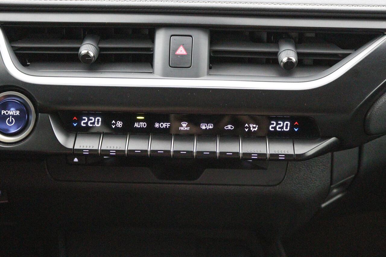 Lexus Ux 250h Preference Line | 18 Inch Lichtmetalen velgen | Privacy Glass | Blind Spot Monitor