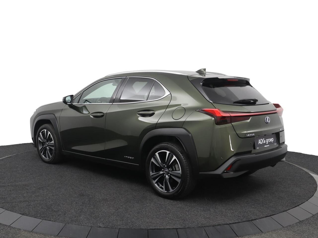 Lexus Ux 250h Business Line | 18 Inch Lichtmetalen velgen | Privacy Glass | Blind Spot Monitor