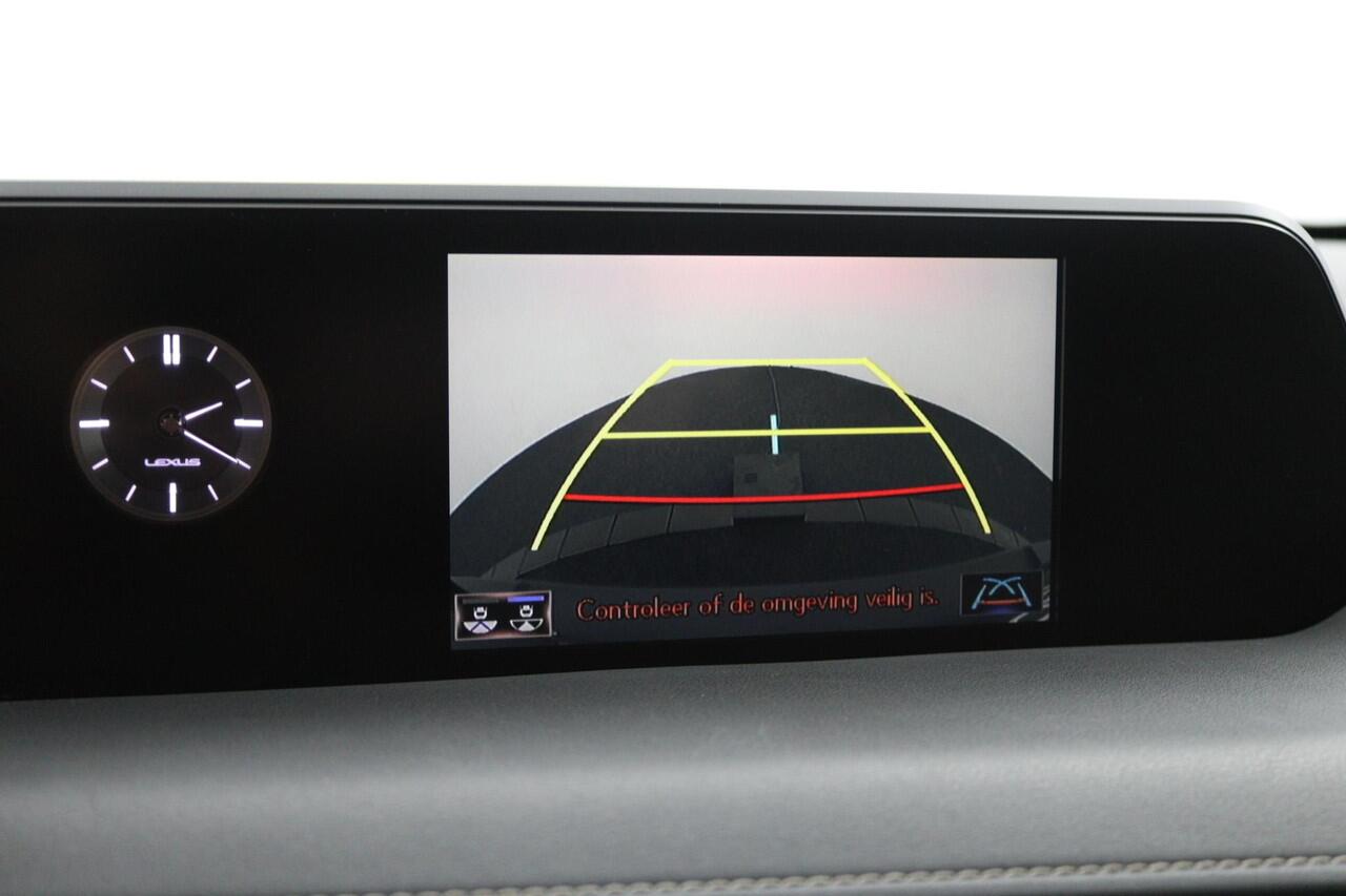 Lexus Ux 250h Business Line | 18 Inch Lichtmetalen velgen | Privacy Glass | Blind Spot Monitor