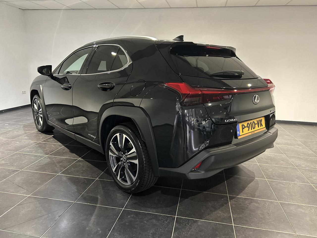 Lexus Ux 250h Preference Line | Leder | Apple Carplay / Android Auto | Achteruitrijcamera