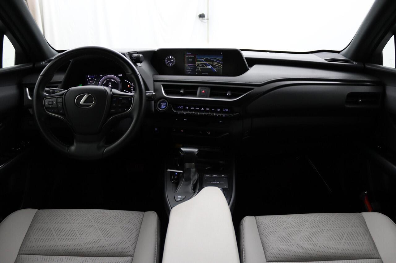 Lexus Ux 250h Luxury Line | Lederen bekleding | Stoelverwarming | Keyless Entry