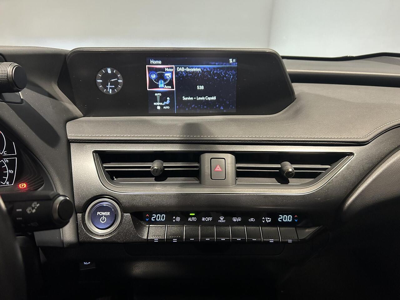 Lexus Ux 250h Preference Line | Leder | Apple Carplay / Android Auto | Achteruitrijcamera