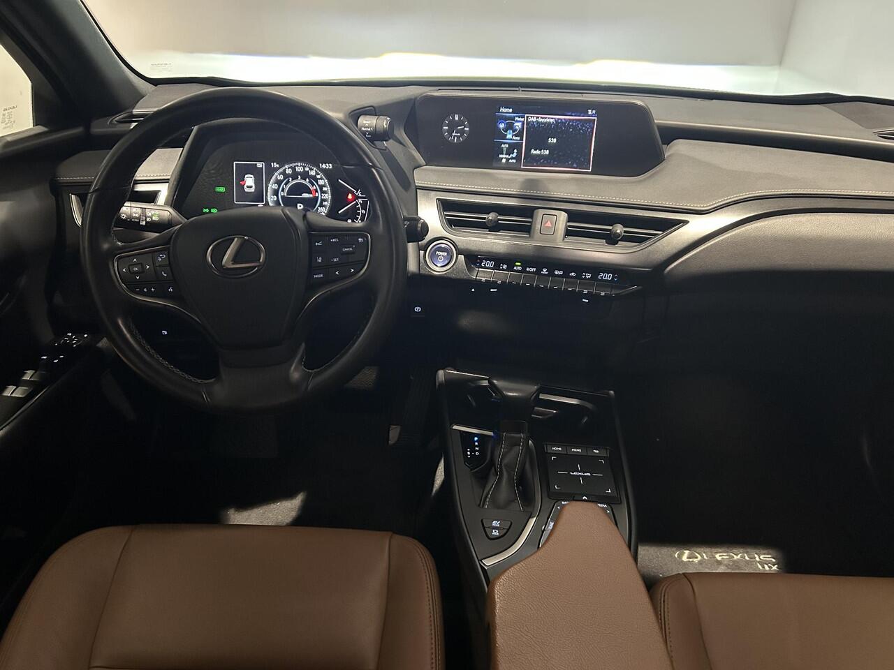 Lexus Ux 250h Preference Line | Leder | Apple Carplay / Android Auto | Achteruitrijcamera