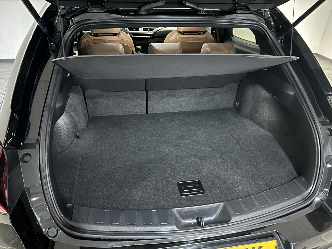 Lexus Ux 250h Preference Line | Leder | Apple Carplay / Android Auto | Achteruitrijcamera