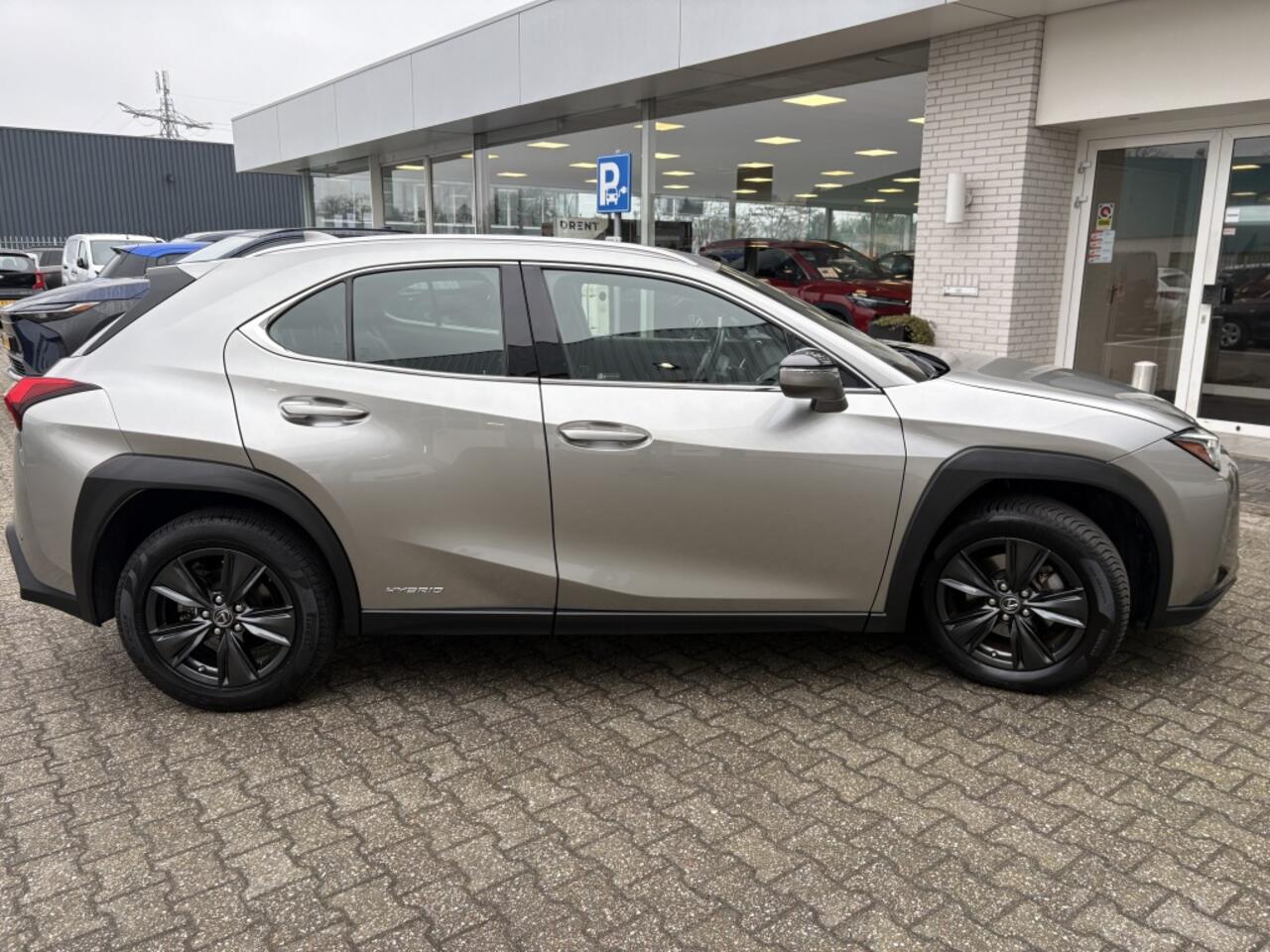 Lexus Ux 250h Luxury Line | Leder | Sensoren v/a | 17'' LM Velgen | Andro