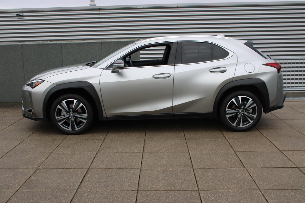 Lexus Ux 250h Business Line Hybride 183 pk TREKHAAK / NAVIGATIE / LED VERLICHTING