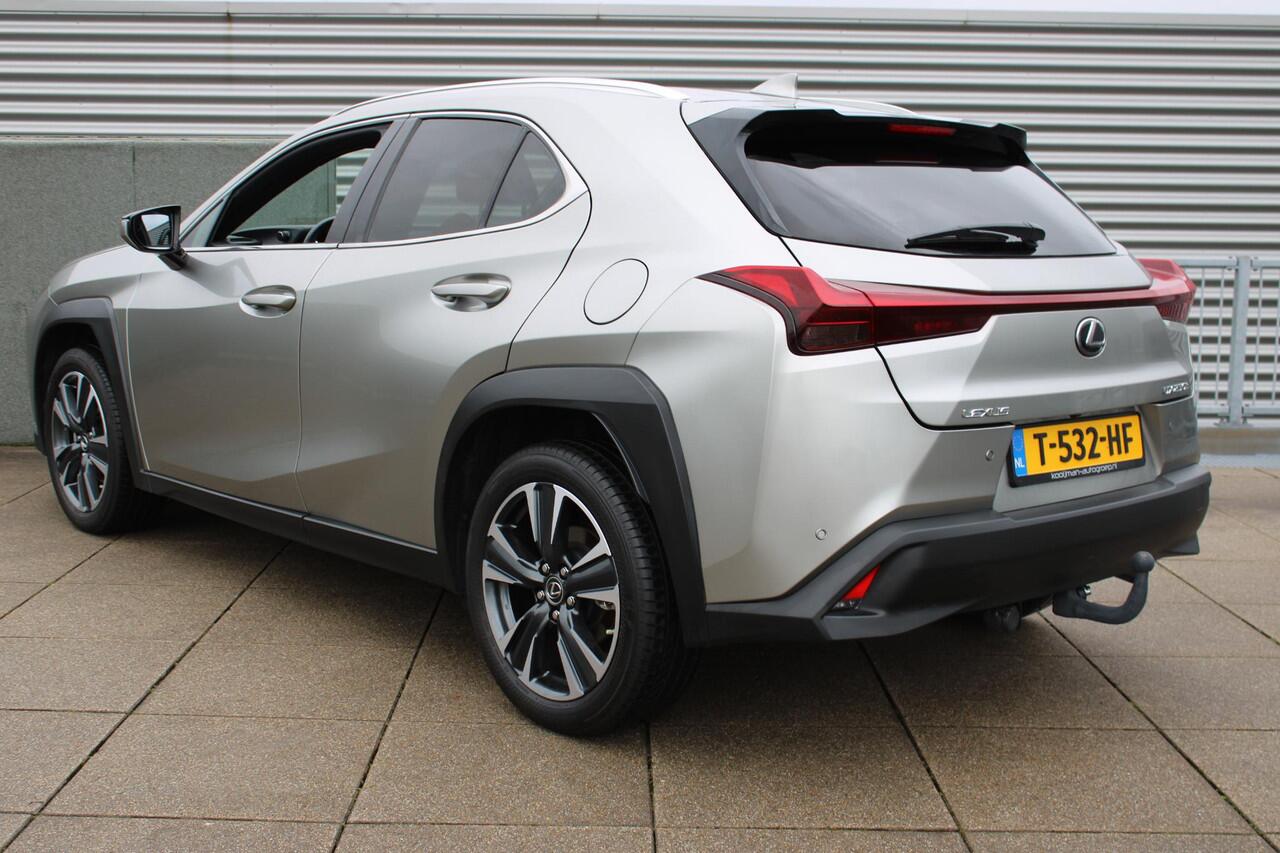 Lexus Ux 250h Business Line Hybride 183 pk TREKHAAK / NAVIGATIE / LED VERLICHTING