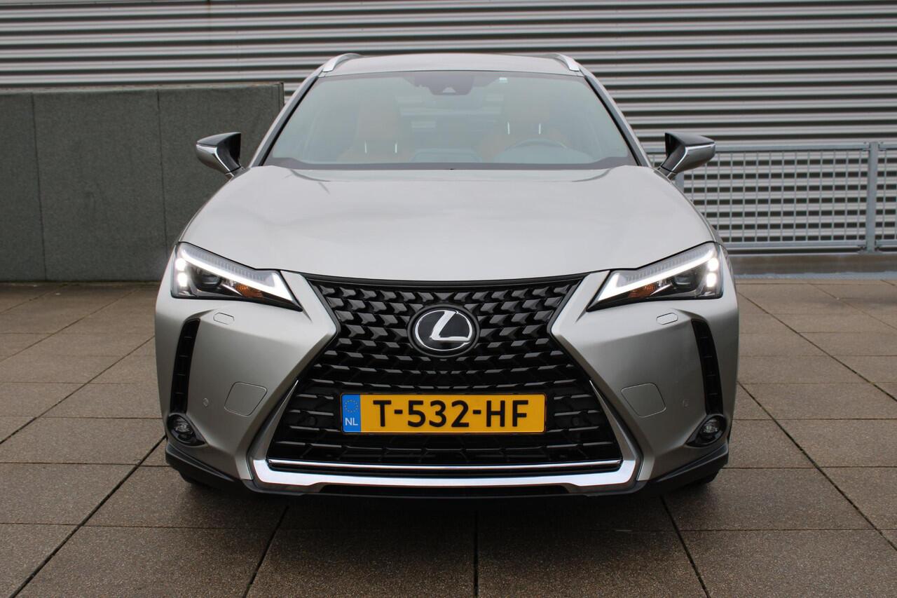 Lexus Ux 250h Business Line Hybride 183 pk TREKHAAK / NAVIGATIE / LED VERLICHTING